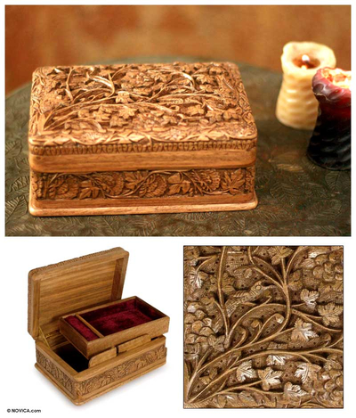 Caja de joyería de madera de nogal, 'Secret Birds' - Caja de joyería de madera tallada a mano