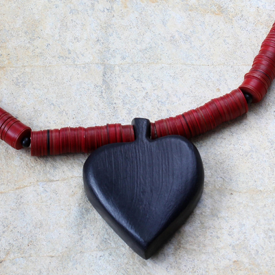 Wood heart necklace, Odehye