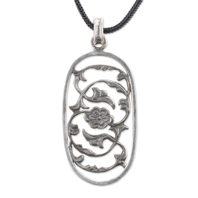 Colgante de plata de ley - Colgante de flor de plata oxidada hecho a mano