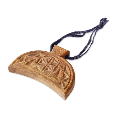Acento decorativo de pared de madera. - Amuleto de madera armenio único