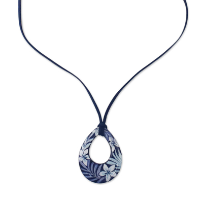 Collar colgante de cerámica, 'Flores voladoras' - Collar colgante floral azul de cerámica