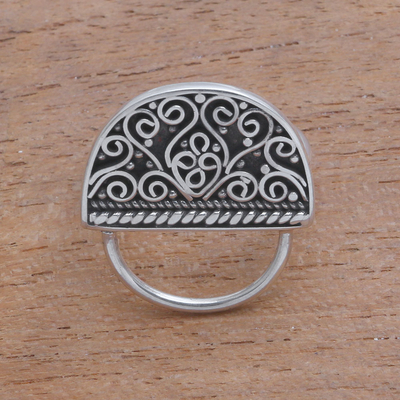 Sterling silver cocktail ring, 'Buleleng Beauty' - Swirl Motif Sterling Silver Cocktail Ring from Bali