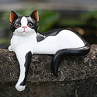 Wood statuette, Curious Kitty