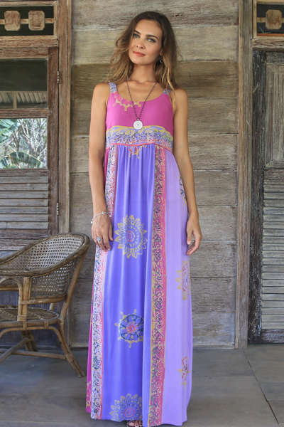 Batik-Rayon-Sommerkleid, „Balinese Cover“ – Fuchsia und Lila Batik-Rayon-Sommerkleid aus Bali