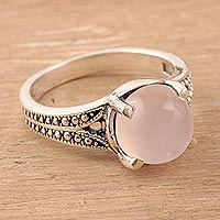 Rosenquarz-Einzelstein-Ring, „Gleaming Pink“ – Rosenquarz-Einzelstein-Ring, hergestellt in Indien