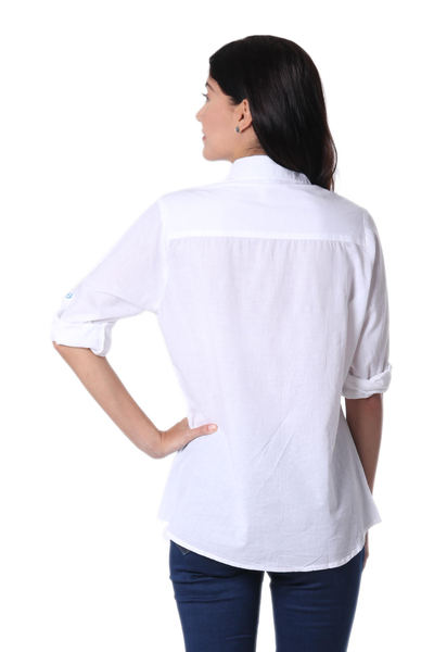 Blusa de algodón - Blusa de mujer de algodón blanca con ribete floral azul