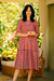 Kleid mit Baumwolldruck, „Modern Tradition“ – abgestuftes Baumwollkleid mit modernem Blumenmuster