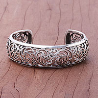 Sterling silver cuff bracelet, 'Elegant Garland' - Vine Pattern Sterling Silver Cuff Bracelet from
