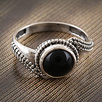 Onyx-Ring, „Neumond um Mitternacht“ – Ring aus schwarzem Onyx und oxidiertem Sterlingsilber