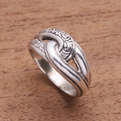 Sterling silver band ring, 'Elegant Link' - Patterned Sterling Silver Band Ring from Bali