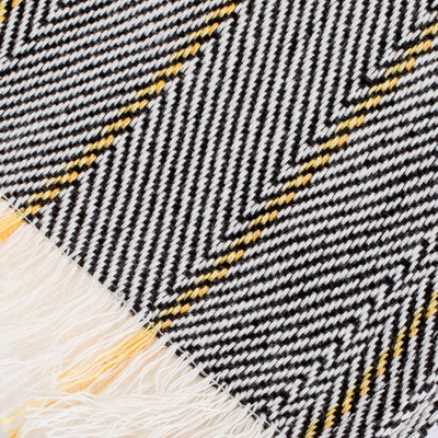 Ruana de algodón, 'Zigzag tradicional' - Ruana de algodón con patrón en zigzag tejida a mano de El Salvador