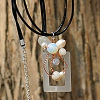 Collar colgante de perlas y ágatas, 'Globos' - Collar colgante de perlas y ágatas