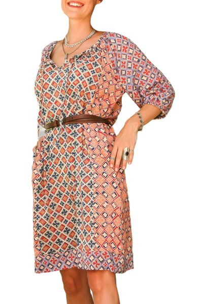 Kleid im Tunika-Stil aus Viskose - Bedrucktes Kleid im Tunika-Stil aus Viskose, hergestellt auf Bali