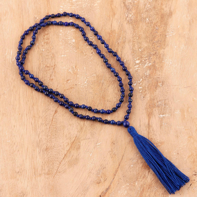 Lange Halskette mit Lapislazuli-Anhänger - Lange Perlenkette mit Lapislazuli-Quaste aus Indien