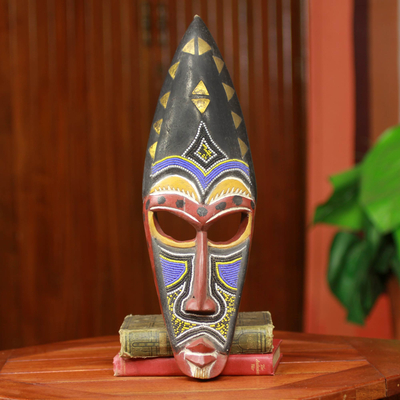 Afrikanische Maske, „Königlicher Hut“ – mit Perlen handgeschnitzte authentische afrikanische Maske