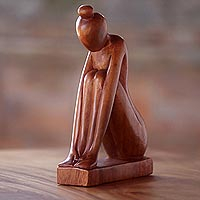 Escultura de madera, 'Chica tímida' - Escultura de mujer de madera firmada tallada a mano indonesia