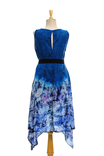 Wickelkleid aus Baumwoll-Batik - Pfauenblaues Wickelkleid mit Taschentuchsaum