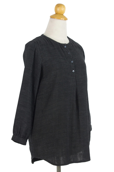 Baumwollbluse, „Charcoal Grace“ – handgefertigte graue Bluse aus 100 % Baumwolle mit langen Ärmeln