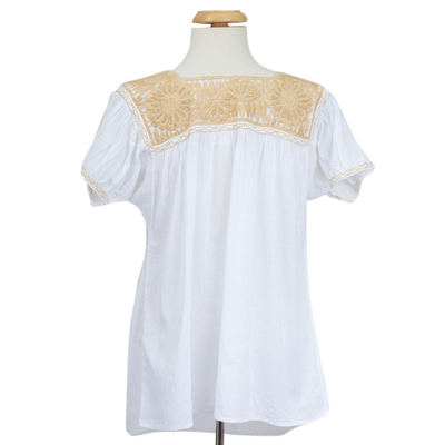 Blusa de algodón - Bordado de loto beige en una blusa mexicana de algodón blanco