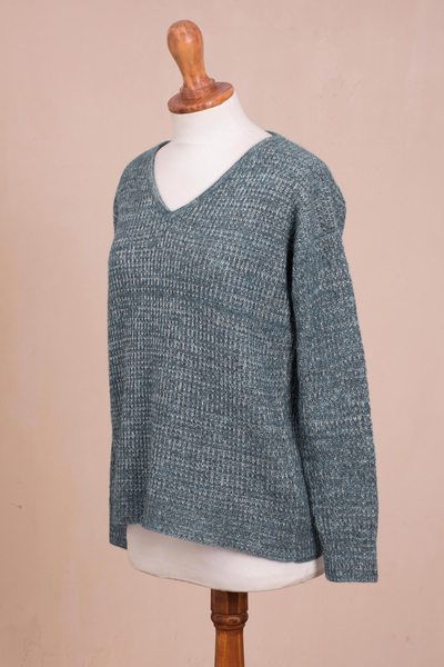 Pullover aus Alpaka-Mischung, „Mesa Mist“ – Langärmliger Strickpullover aus Baby-Alpaka-Mischung in Azurblau mit V-Ausschnitt