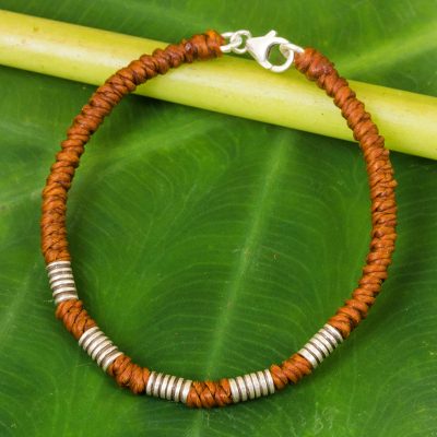 Pulsera de pulsera de acento plateado, 'Beautiful Jungle in Rust' - Pulsera trenzada hecha a mano de artesano tailandés