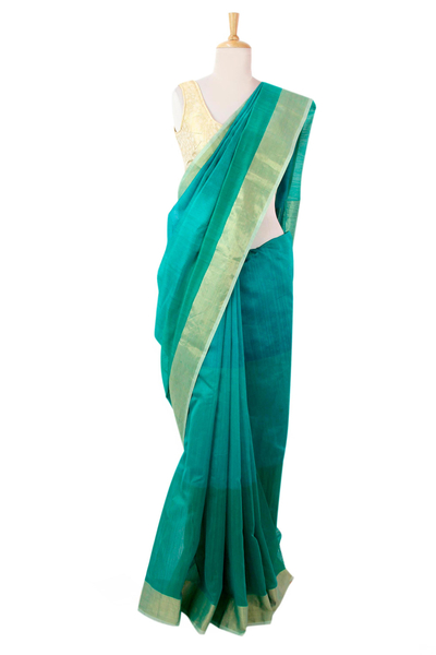 Sari de mezcla de algodón y seda, 'Teal Fantasy' - Sari verde azulado y dorado tejido a mano en mezcla de algodón y seda