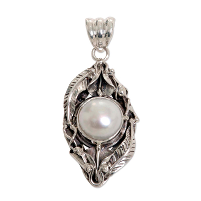 Cultured pearl flower pendant, 'Nest of Lilies' - Sterling Silver and Cultured Pearl Pendant