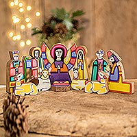 Pinewood nativity scene, 'Christmas colour' (11 pieces) - Handmade Religious Wood Nativity Scene Sculpture (11 Pieces)