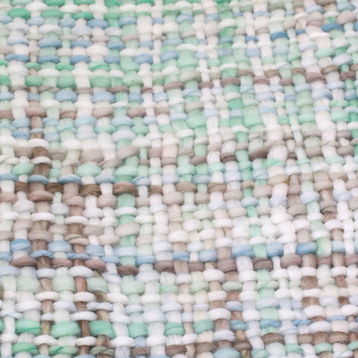 Überwurfdecke, „Mint Beauty“ – pastellgrüne Überwurfdecke mit Fransen aus Indien