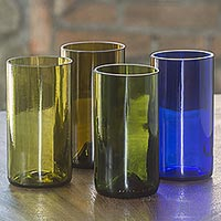 Becher aus recyceltem Glas, „Refreshing Rainbow“ (4er-Set) – Vier 15-Unzen-Becher, hergestellt in Bali aus recycelten Flaschen