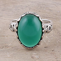 Onyx-Cocktailring, „Glamorous Beauty in Green“ – Ovaler Onyx-Cocktailring in Grün aus Indien