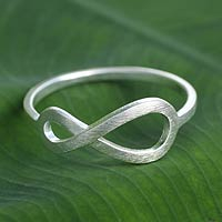 Sterling silver ring, 'Into Infinity'