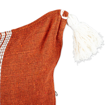 Baumwoll-Kissenbezug, „Orange Tradition“ – handgewebter, vertikal gestreifter Baumwoll-Kissenbezug in Orange