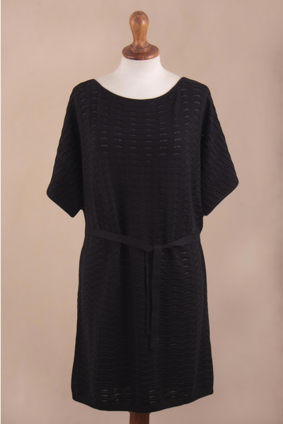 Vestido de algodón - Vestido camiseta de punto de algodón con cinturón en negro de Perú