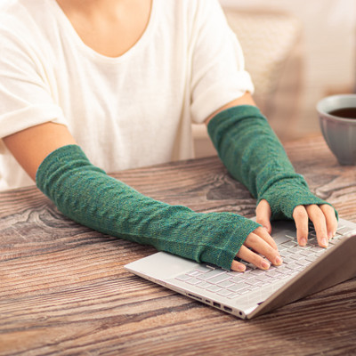 100% baby alpaca fingerless mitts, 'Luscious Twist in Emerald' - Green 100% Baby Alpaca Cable Knit Fingerless Mitts