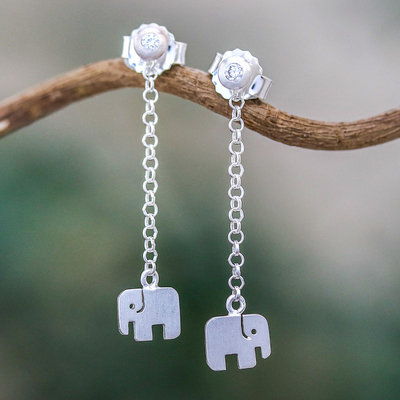 Pendientes colgantes de plata de ley, 'Cute Elephants' - Pendientes colgantes de cadena de elefante de plata esterlina de Tailandia