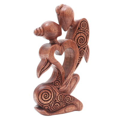 Estatuilla de madera, 'Otro significativo' - Estatuilla romántica artesanal de madera de Suar