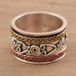 Sterling silver spinner ring, 'Creative Hearts' - Heart Pattern Sterling Silver Spinner Ring Crafted in India