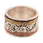 Sterling silver spinner ring, 'Creative Hearts' - Heart Pattern Sterling Silver Spinner Ring Crafted in India