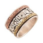 Sterling silver spinner ring, 'Creative Hearts' - Heart Pattern Sterling Silver Spinner Ring Crafted in India