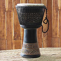 Tambor djembé de madera, 'Ultimate' - Tambor djembé de madera con símbolos Kente