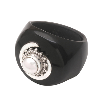 Cultured pearl signet ring, 'French Kiss' - Black Resin and Cultured Pearl Signet Ring