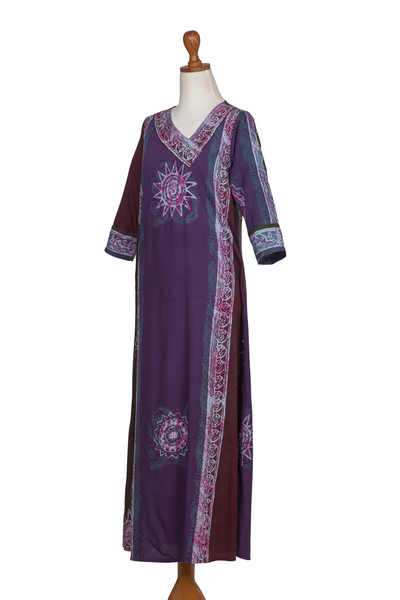 Maxikleid aus Batik-Rayon - Handgefertigtes Batik-Rayon-Maxikleid mit traditionellen Details