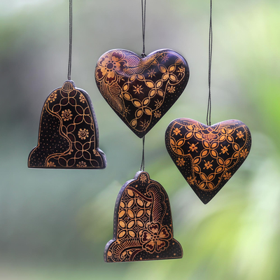 Batikornamente aus Holz, (4er-Set) - Batik-Ornamente aus Holz (4er-Set)