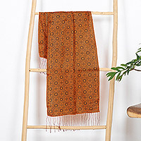 Mantón batik de seda, 'Aster Orange' - Bufanda batik de seda hecha a mano en naranja y negro