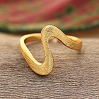 Anillo envolvente chapado en oro, 'Splendid Curve' - Anillo envolvente chapado en oro de 18 k con diseño curvo contemporáneo