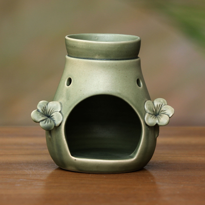 Calentador de aceite de cerámica - Calentador de aceite de cerámica floral verde hecho a mano de Bali