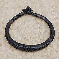 Braided leather bracelet, 'Black Grace' - Handcrafted Braided Leather Bracelet in Black