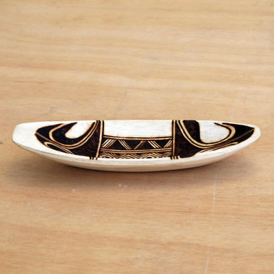 Decorative wood bowl, 'Pataxó Shield' - Artisan Crafted Decorative Wood Catchall