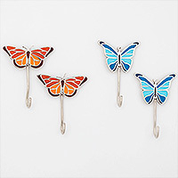 Ganchos de pared de metal, 'Butterfly' (juego de 2) - Juego de 2 ganchos de pared de mariposa de resina y metal pintados a mano